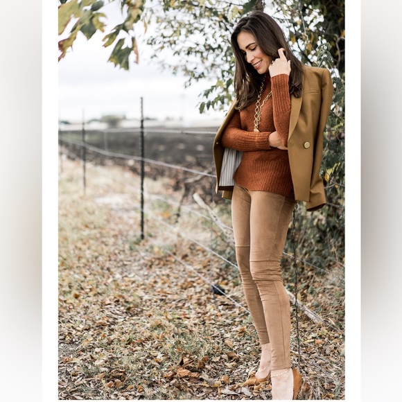 🌸 NWT SPANX Luxurious Faux Suede Leggings Tan Camel size Small {Sold Out} - Picture 6 of 15